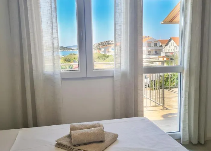 Holiday home Dream Tribunj A1 & A2 *