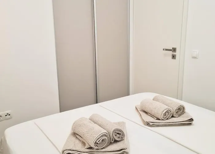 Holiday home Dream Tribunj A1 & A2 *